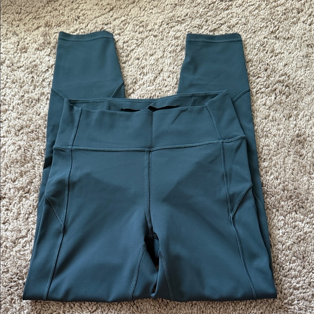 lululemon size 6 in movement 25'
